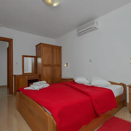 Juric - One-bedroom
