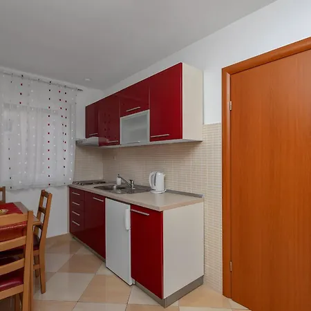 Juric - One-bedroom Apartment Baska Voda