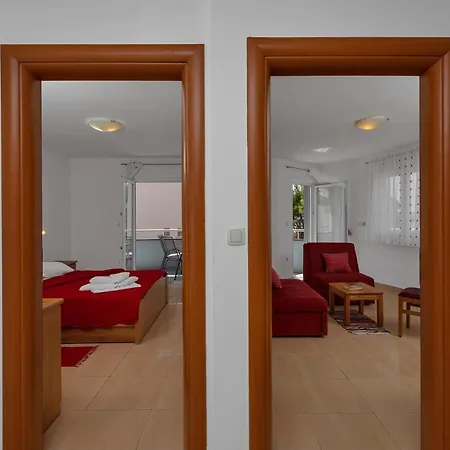 Juric - One-bedroom Apartment Baska Voda